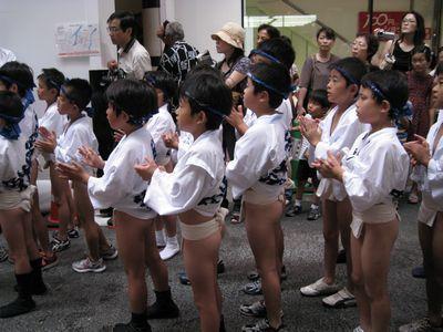 实拍日本\裸男祭\很奔放很雷人(2)