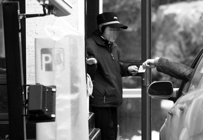 小区停车收费频现霸王价 _新浪上海_新浪网