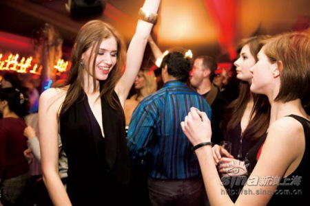 女生指南:必杀酒吧搭讪例句