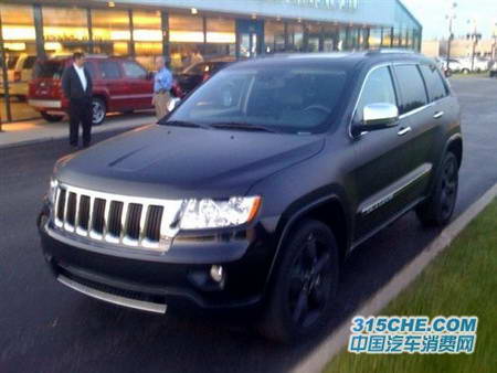 jeep大切诺基在外形方面较老款将有较大变化,取消了现款车型高清图片