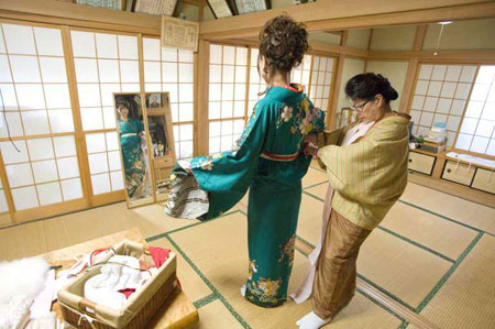 日本少女富有特色的<em>成人</em>仪式_新浪上海_新浪