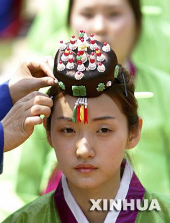 欣赏各地<em>少女</em><em>成人</em>礼:坦桑尼亚<em>割礼</em>_新浪上海