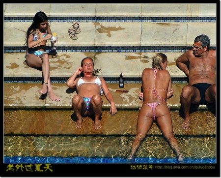 看老外如何享受高温天(3)