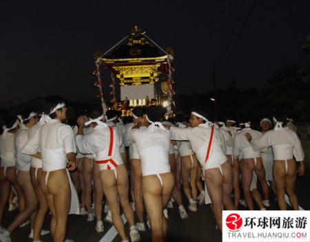 揭秘日本千年裸祭 裸身摸神男(4)_新浪上海_