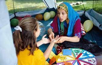 算命先生网上开店+白领常光顾寻自我安慰