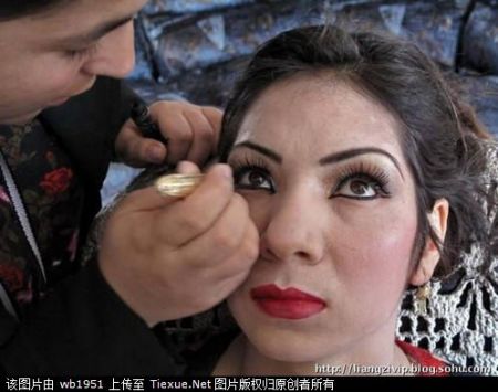 隐藏的容颜 走进<em>阿富汗女人</em>真实<em>生活</em>_新浪上海