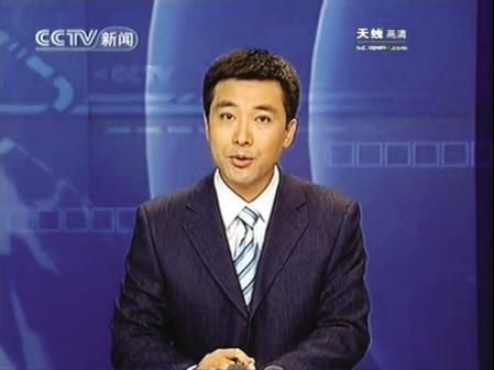 郭志坚把"圈(juàn)养"念成了"圈(quān)养".