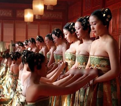 为何<em>古代女人</em>都喜欢坦胸露乳?_新浪上海_新浪