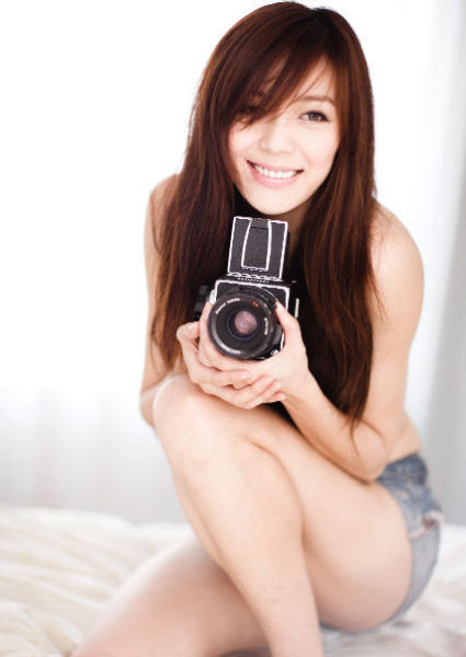 周韦彤热辣写真图片