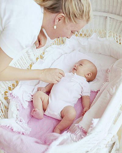 婴儿床安全舒适很重要
