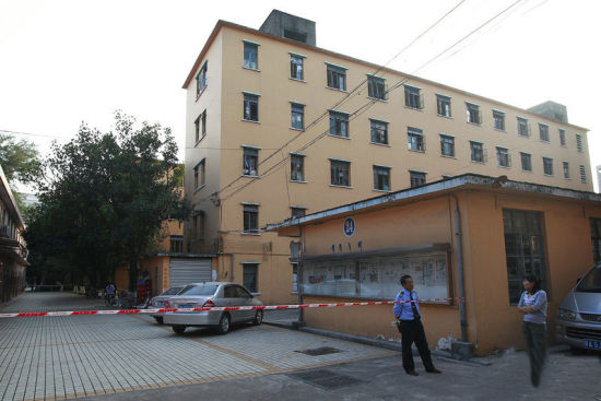 广州发生校园砍人案 大三男生持菜刀砍死室友