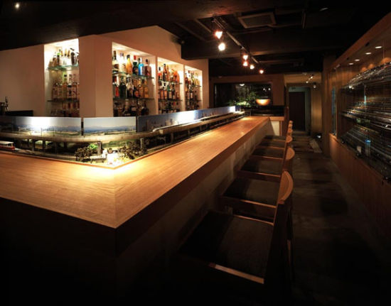 陪酒女郎正变成现在最赚钱的工作之一