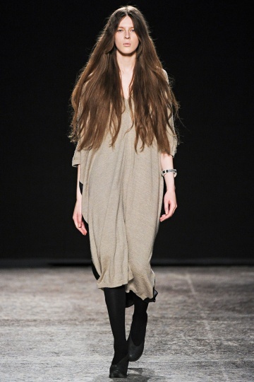 <em>Uma Wang</em> 2012秋冬<em>针织</em>长款打造完美身材_新