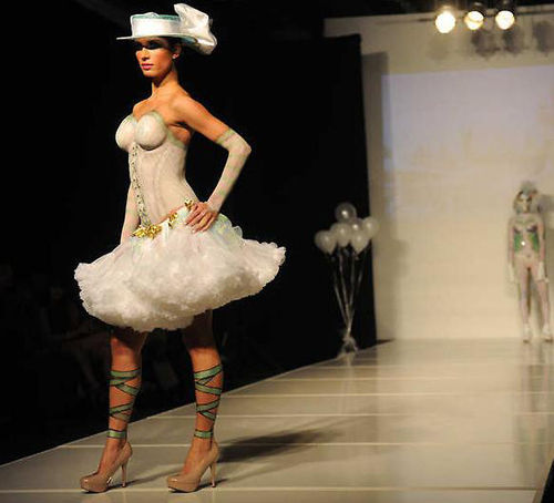 人体绘画师写实图画唯美至极_新浪上海_新浪网