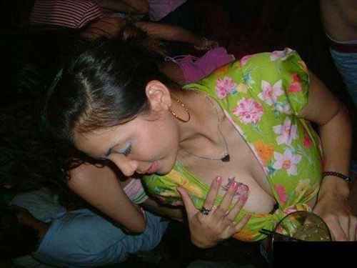 惊曝深圳白领的私密堕落夜生活 震撼