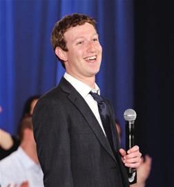 扎克伯格与华裔女友闪婚