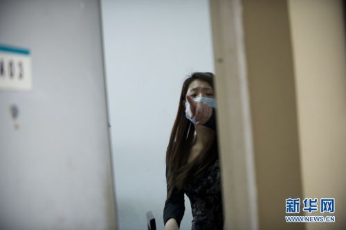 深圳飙车案嫌犯承认醉驾 女乘客对记者破口大