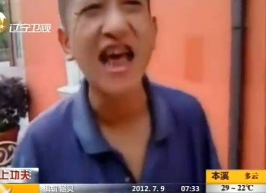  配音帝 :扫地大叔一口大片配音腔(2)_新浪上海