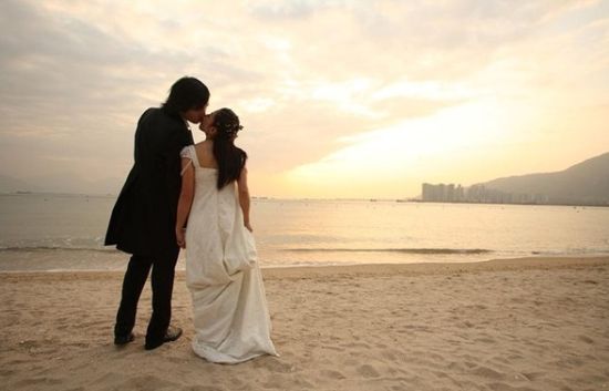 老婆洞房夜装处女 被我妈揭穿_新浪上海时尚_