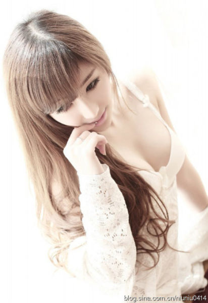 娇嫩欲滴<em>性感美女</em>撩人妩媚 <em>朦胧</em>之美_新浪上海