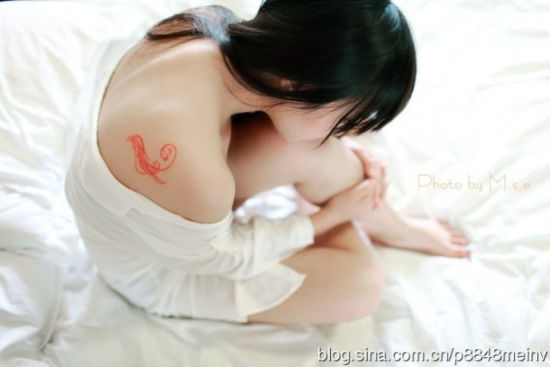 <em>性感女孩</em>美腿雪肌<em>沐浴</em>晨曦 白色孤单诱惑_新浪