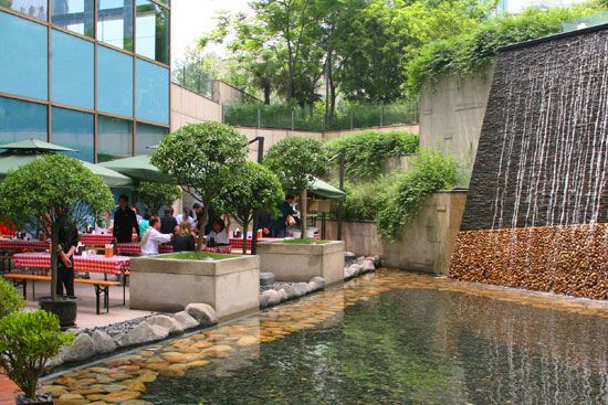 上海外滩茂悦大酒店Heuriger狂欢活动