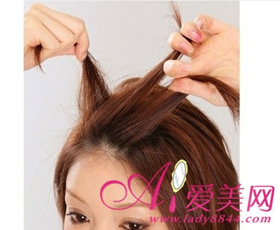 清丽<em>短发辫子编法</em> 小清新活力十足_其他_时尚