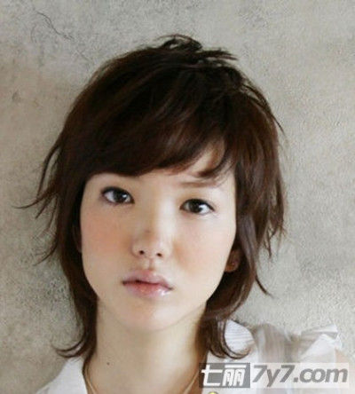 时尚达人告诉你现在<em>小脸适合什么发型</em>_时尚_