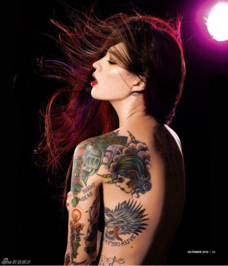 光影纹路下的诱人神秘 俄罗斯<em>个性美女</em>纹身写