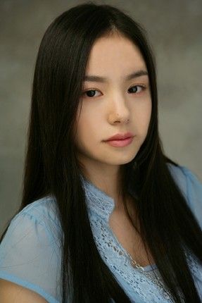 《<em>阳光姐妹淘</em>》热映 闵孝琳五官精致惊艳众生