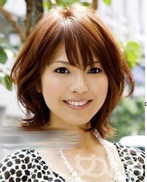 中年妇女的<em>短发发型</em>+<em>简单利落</em>才是美