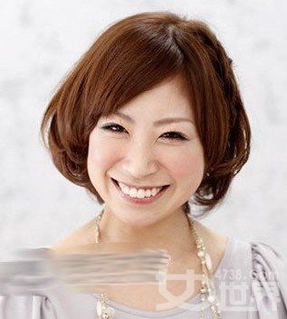 中年妇女的<em>短发发型</em>+<em>简单利落</em>才是美