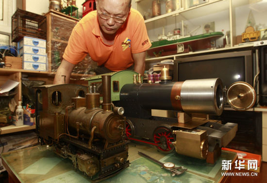 陆继明：自制蒸汽小火车的“追梦人”