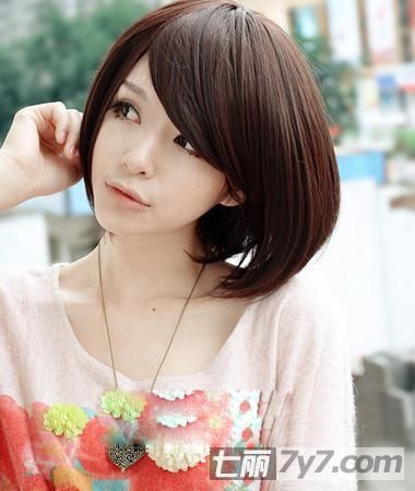 <em>2013</em>流行<em>短发发型</em> 时尚短发打造精致女性味_