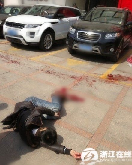 杭州大厦命案<em>男子杀</em>30岁<em>女友</em> 血淋淋一条血路