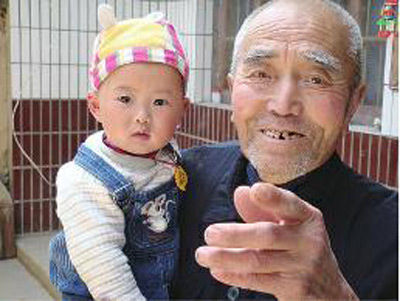 邱少云战友遇车祸去世