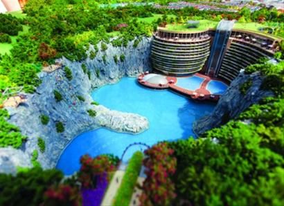 上海深坑酒店挂在岩壁上 水下情景房开门迎海豚