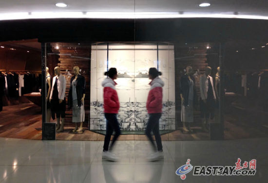 上海例外专卖店：第一夫人喜好品牌吸引市民打样