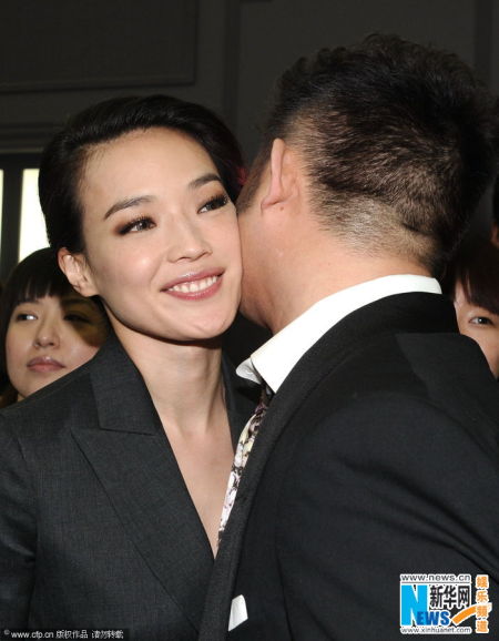 <em>李东田</em>舒淇亲密贴面 与孙俪热聊合影_新浪上海