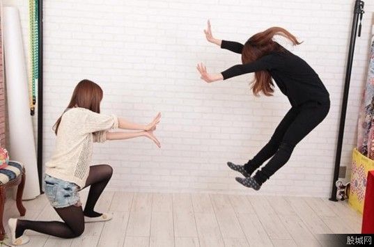 <em>日本</em>女生+霸气侧漏