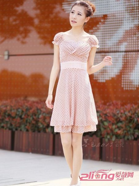 <em>夏季女装连衣裙</em>演绎清凉<em>时尚</em>淑女风范_<em>时尚</em>_