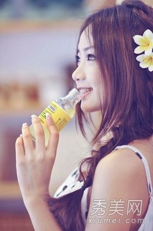 风骚<em>表姐</em>赤裸坐在我大腿上_新浪上海_新浪网