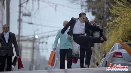 <em>韩国禁播</em>鸟叔《绅士》<em>MV</em>_新浪上海_新浪网