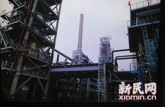 明火已于10:35熄灭。 新民网记者 萧君玮 现场回传 明火已于10:35熄灭。 新民网记者 萧君玮 现场回传