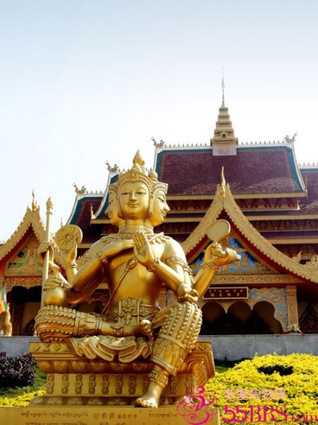 泰国著名的旅游景点:玉佛寺、四面佛