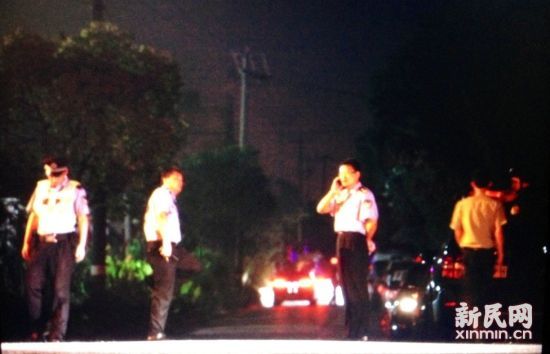 警察在执勤。新民网记者 萧君玮 现场回传 警察在执勤。新民网记者 萧君玮 现场回传