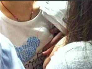 摸<em>女孩胸部</em>(<em>图</em>)(3)