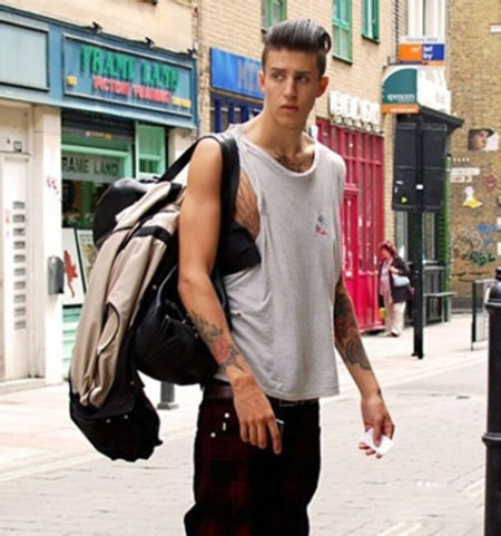 <em>发型</em>,霸气中透着夸张,欧美<em>男士</em>大爱的一款