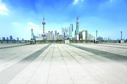 昨日14时许,空无一人的外滩观光平台。受近日高温酷热影响,往日熙熙攘攘的外滩观光平台正午时分难得见到游客的身影。/新华社 昨日14时许,空无一人的外滩观光平台。受近日高温酷热影响,往日熙熙攘攘的外滩观光平台正午时分难得见到游客的身影。/新华社