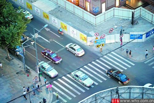 淮海路“白改黑”工程已顺利竣工。青年报记者 丁嘉 摄 淮海路“白改黑”工程已顺利竣工。青年报记者 丁嘉 摄